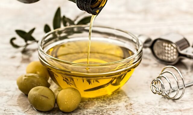 Geleneksel Zeytin Hasadı Etkinlikleri Sürüyor Geleneksel Zeytin Hasadı Etkinlikleri Sürüyor