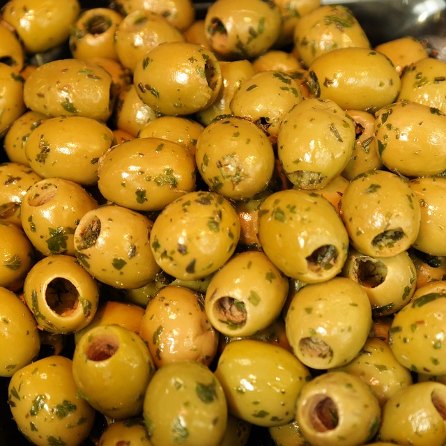 Sağlıklı Yaşam ve Zeytin Tüketimi Arasındaki Bağlantı Sağlıklı Yaşam ve Zeytin Tüketimi Arasındaki Bağlantı