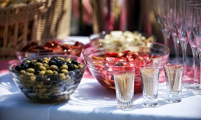 Zeytin Üreticileri İçin Kuraklık ve Sıcaklık Uyarısı Zeytin Üreticileri İçin Kuraklık ve Sıcaklık Uyarısı